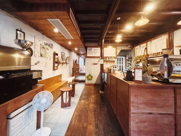 那些回老家的年轻人都怎么样了,那些回县城开店的年轻人