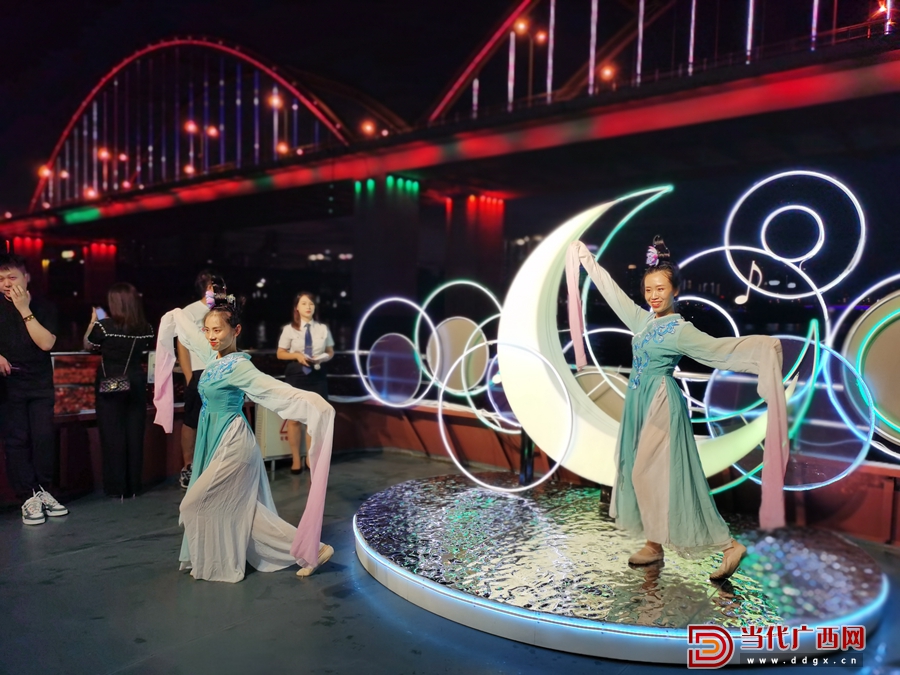 南宁暑假旅游,南宁夜游西湖路线推荐