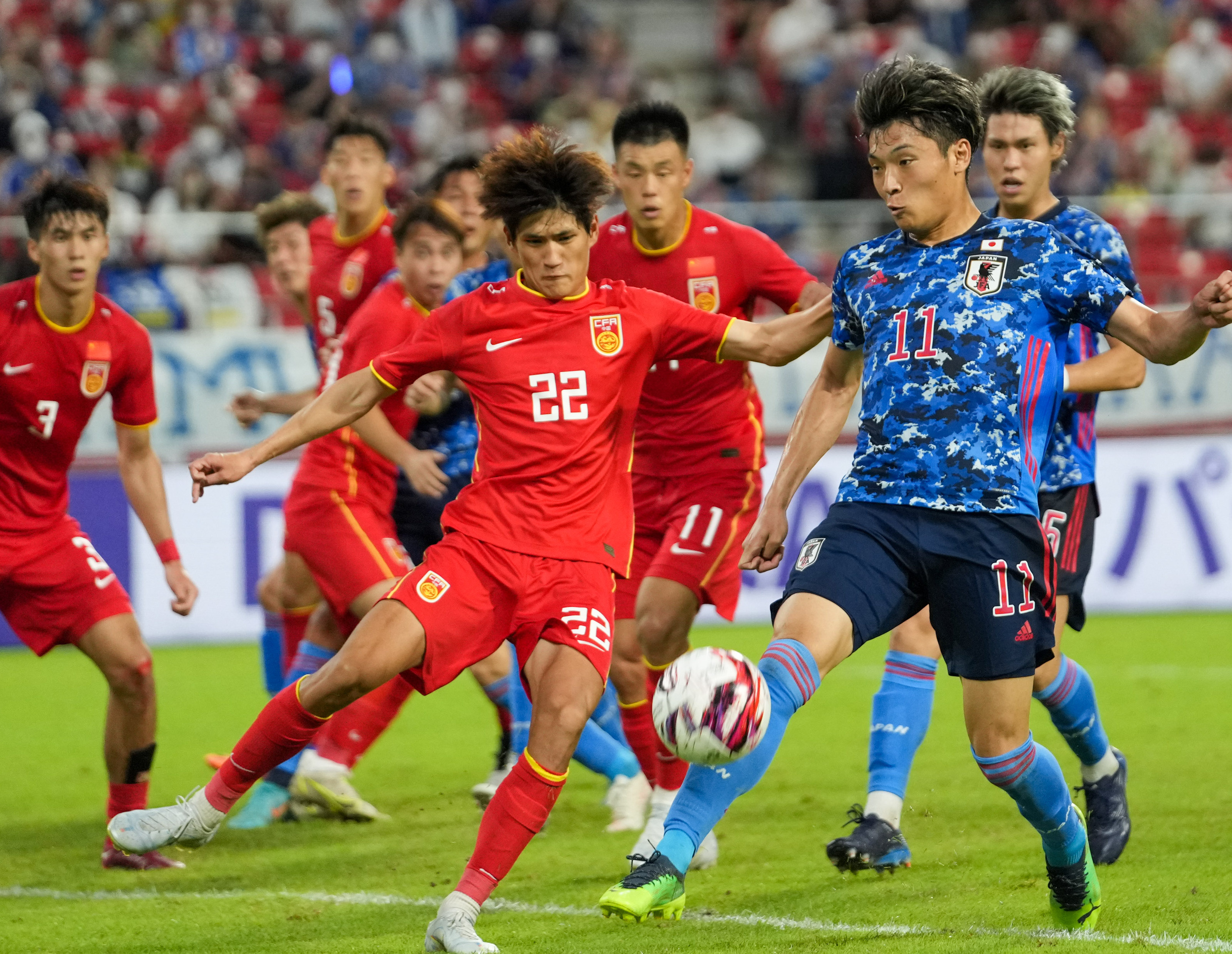 东亚杯韩佳琦扑救,韩佳奇是不是东亚杯最佳守门员