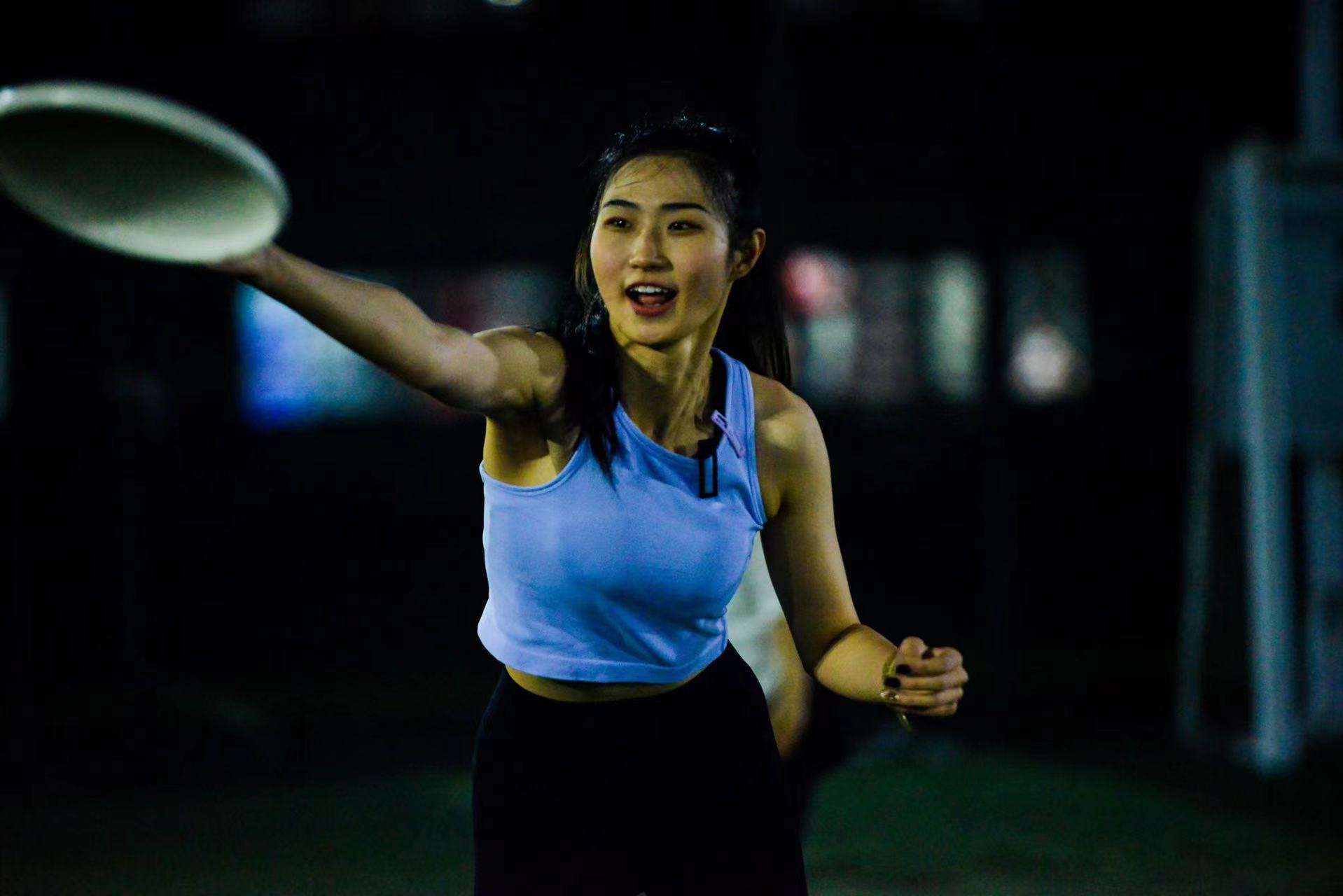 野蛮生长的飞盘俱乐部,野蛮生长俱乐部