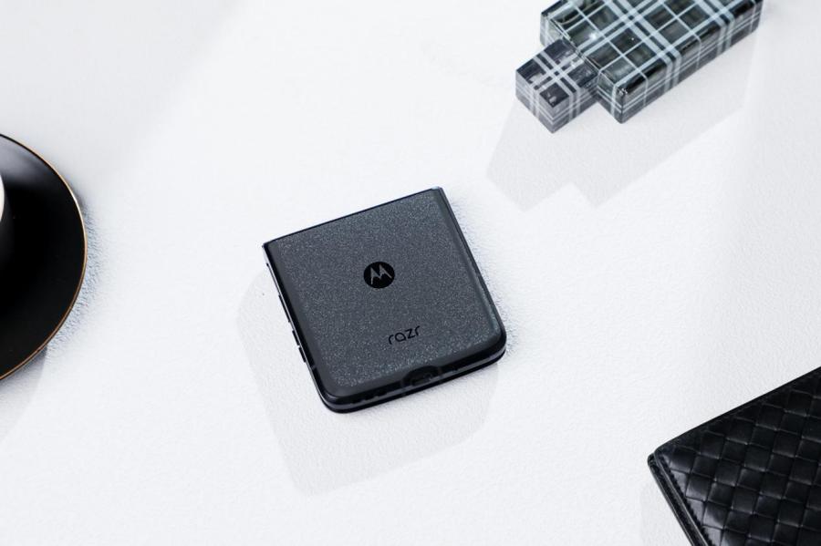 折叠屏motorazr2022款,motorazr折叠屏手机4999