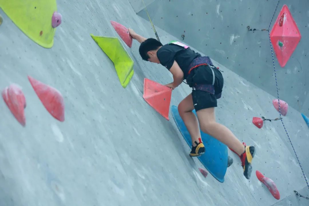 广西马山攀岩比赛直播回放,马山县古零镇初级中学攀岩比赛