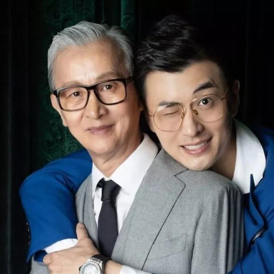 一条短视频圈粉40万，*放播**2亿次？“银发网红”破圈背后...