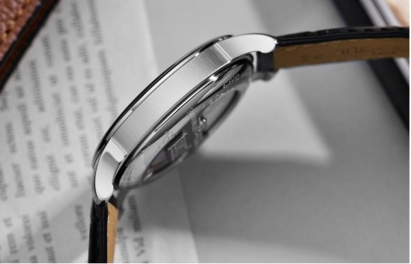 一般人有多少块手表,10年的天梭力洛克表值多少钱