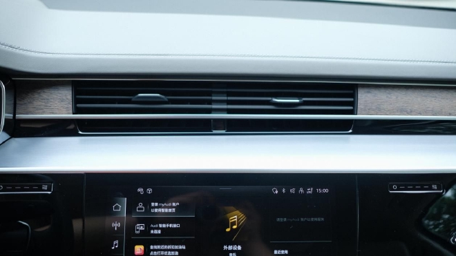 沉浸式体验奥迪a8l夜间试驾,奥迪a8l试驾弹射起步