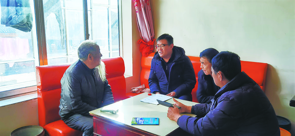 四年两个村，这个书记干劲足