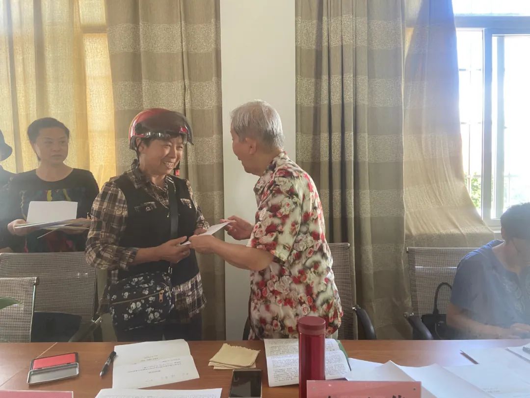 五名贫困妇女获两癌救助基金,两癌救助最暖心的人