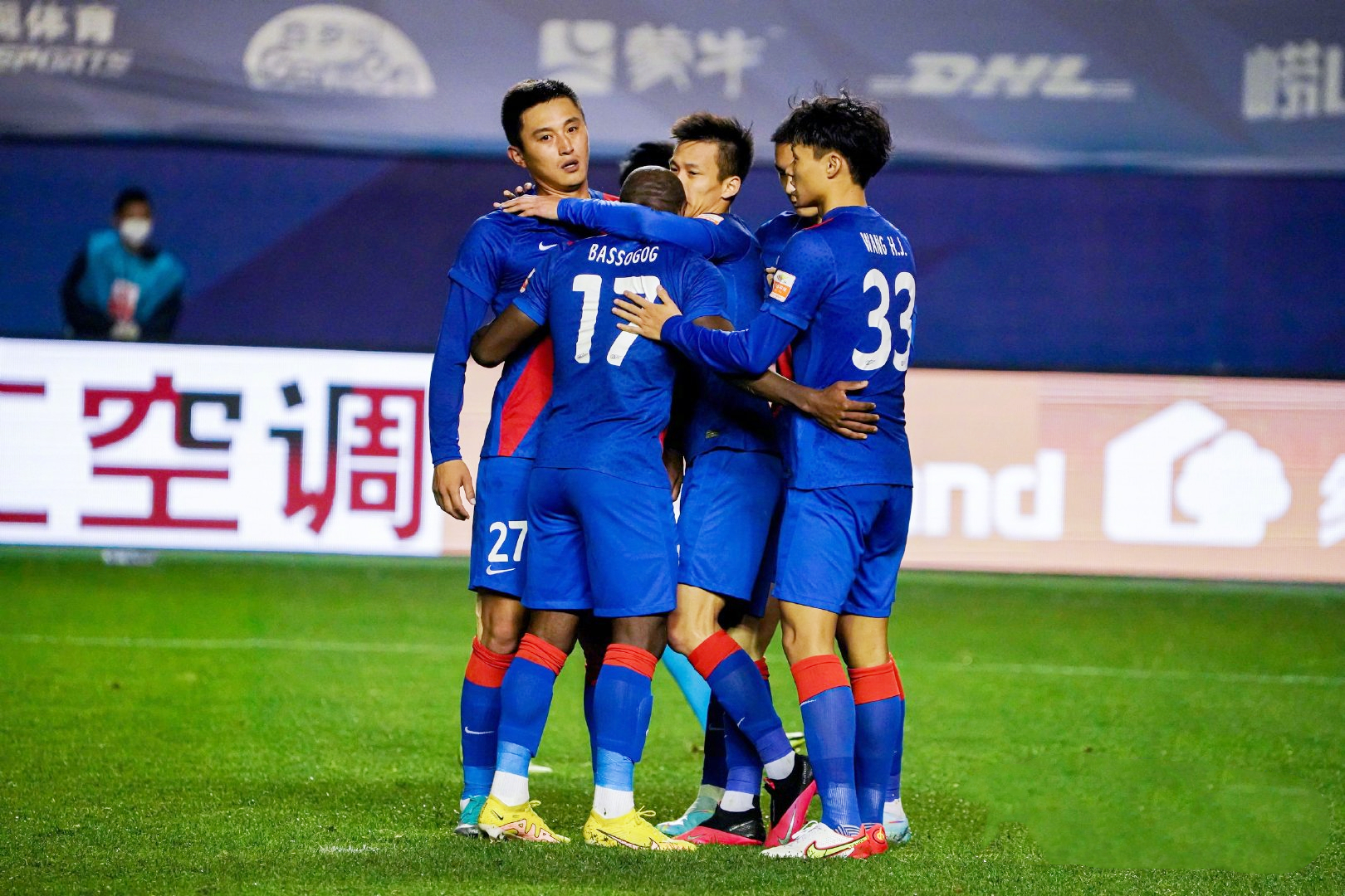 夜抵长春打“冷”战，申花：来都来了干就完了