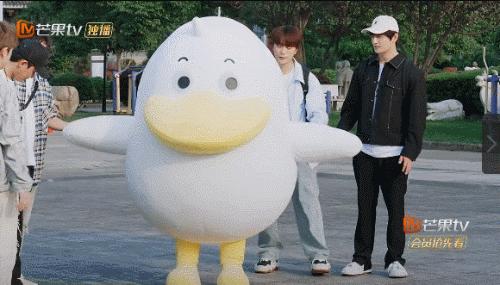 人是越来越红了，精神越来越不“正常”？