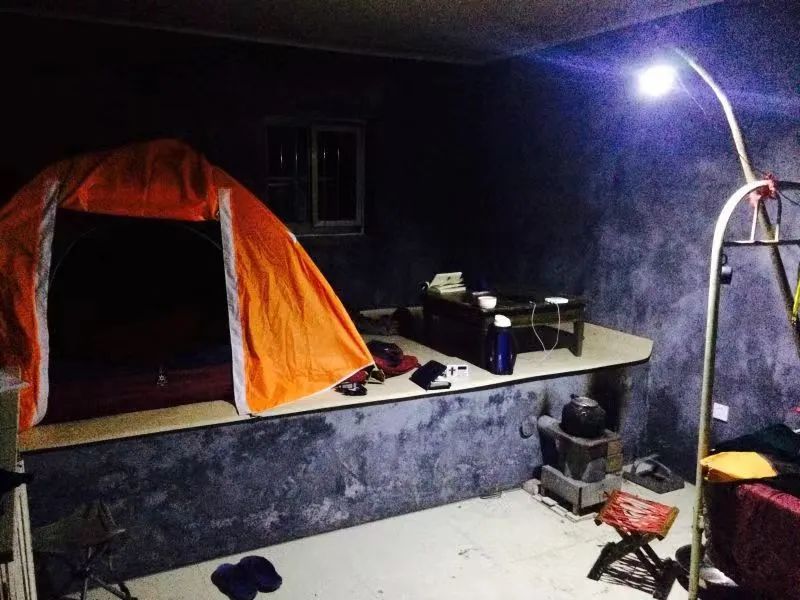 欠债4500万杭州卖烤肠的大叔,欠债4600万大叔卖烤肠赚6亿