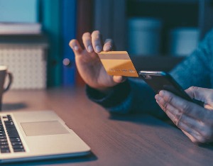 各家银行关闭信用卡分期中心,多家银行调整信用卡自动分期