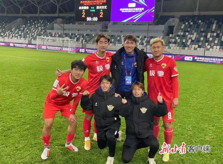 黑马跨栏一飞冲天,甘肃泾川县黑马