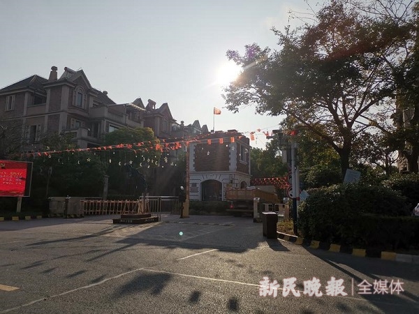 豪宅房顶塌陷,别墅屋顶塌陷