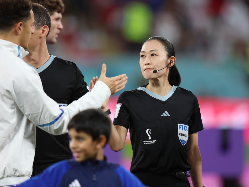 亚洲杯历史首位女主裁,第一位女性足球裁判