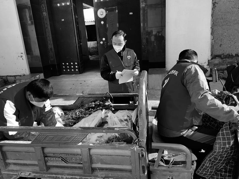 志愿行动暖人心疫情防控不放松,基层实践疫情防控志愿者
