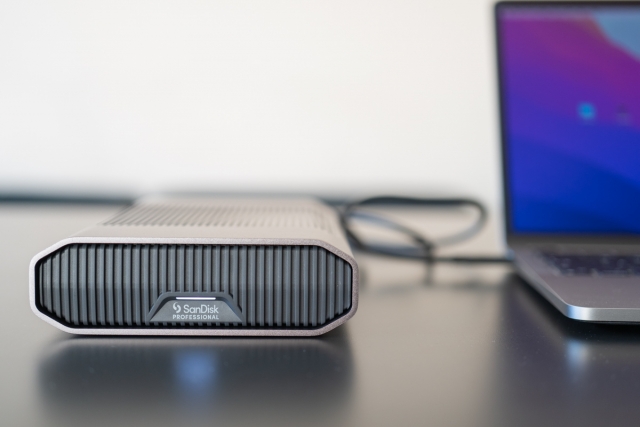 闪迪大师极客g-drive拆解,闪迪大师机械硬盘盒