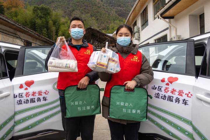 最后一百米我们来冲刺,最后一百米发起冲刺