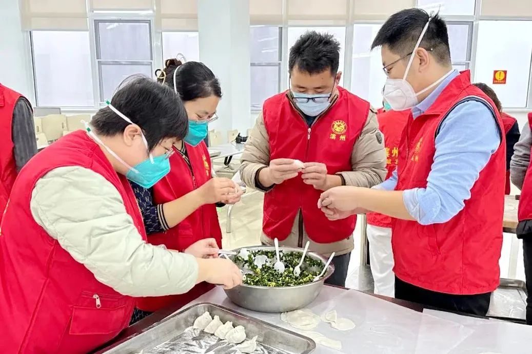 新春走基层别样年货让年味更浓,新春走基层年茶饭里的年味儿