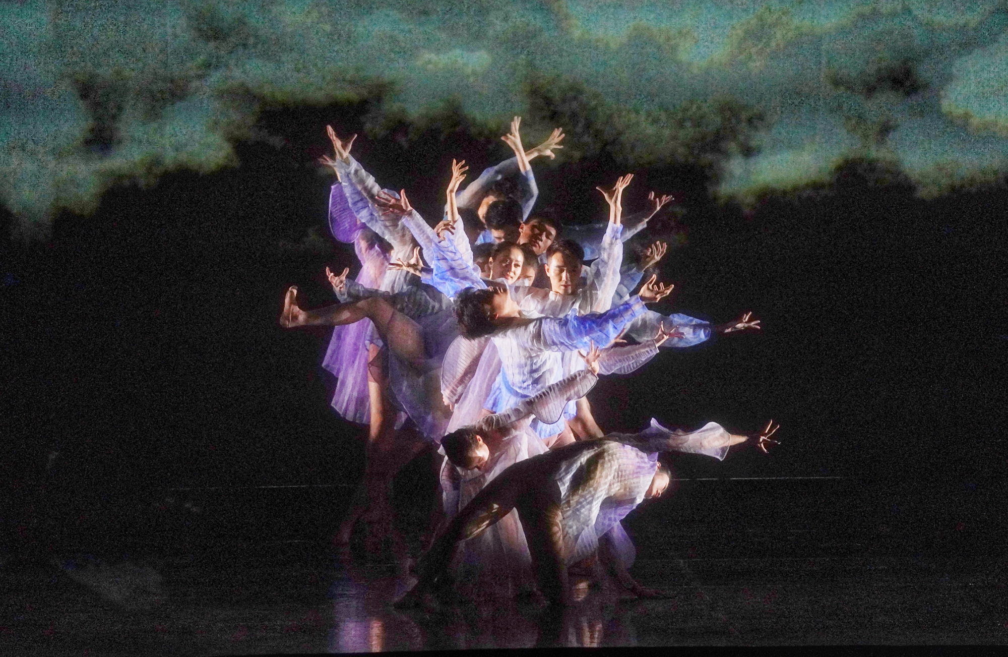 舞剧如见,舞蹈剧场遇到另一个自己