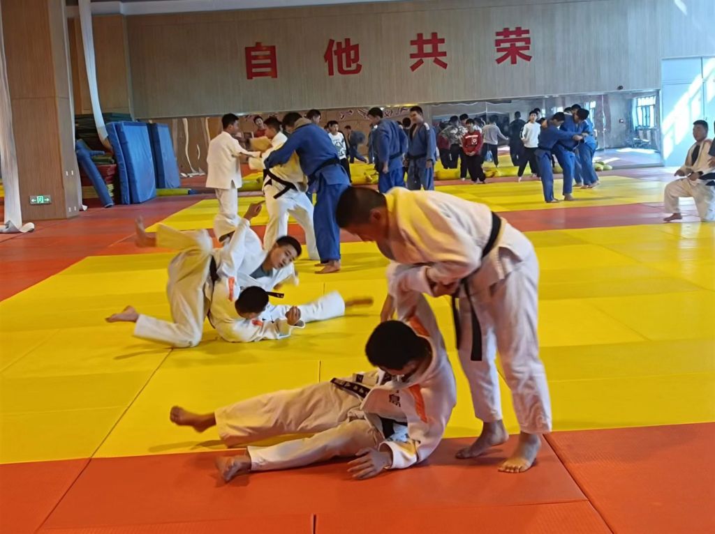 学青会运动员陆续返程,学青会青岛接力