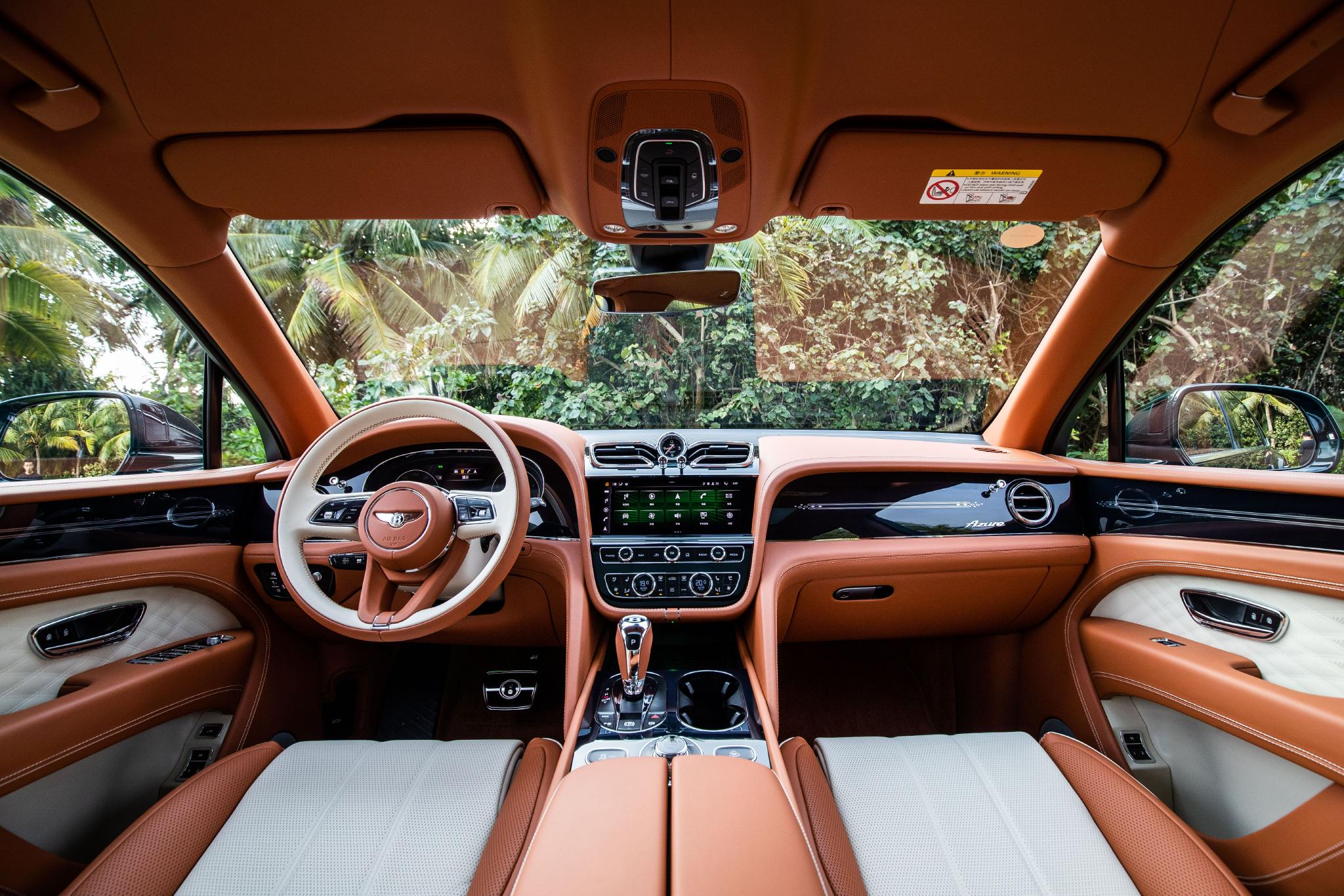 宾利添越bentaygaspeed,2023款宾利添越4.0黑武士落地价