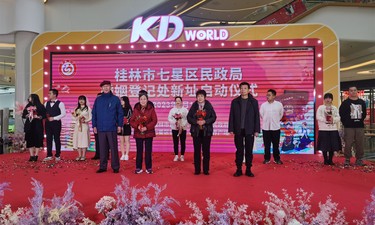 居民楼破损井盖,井盖破损无人修