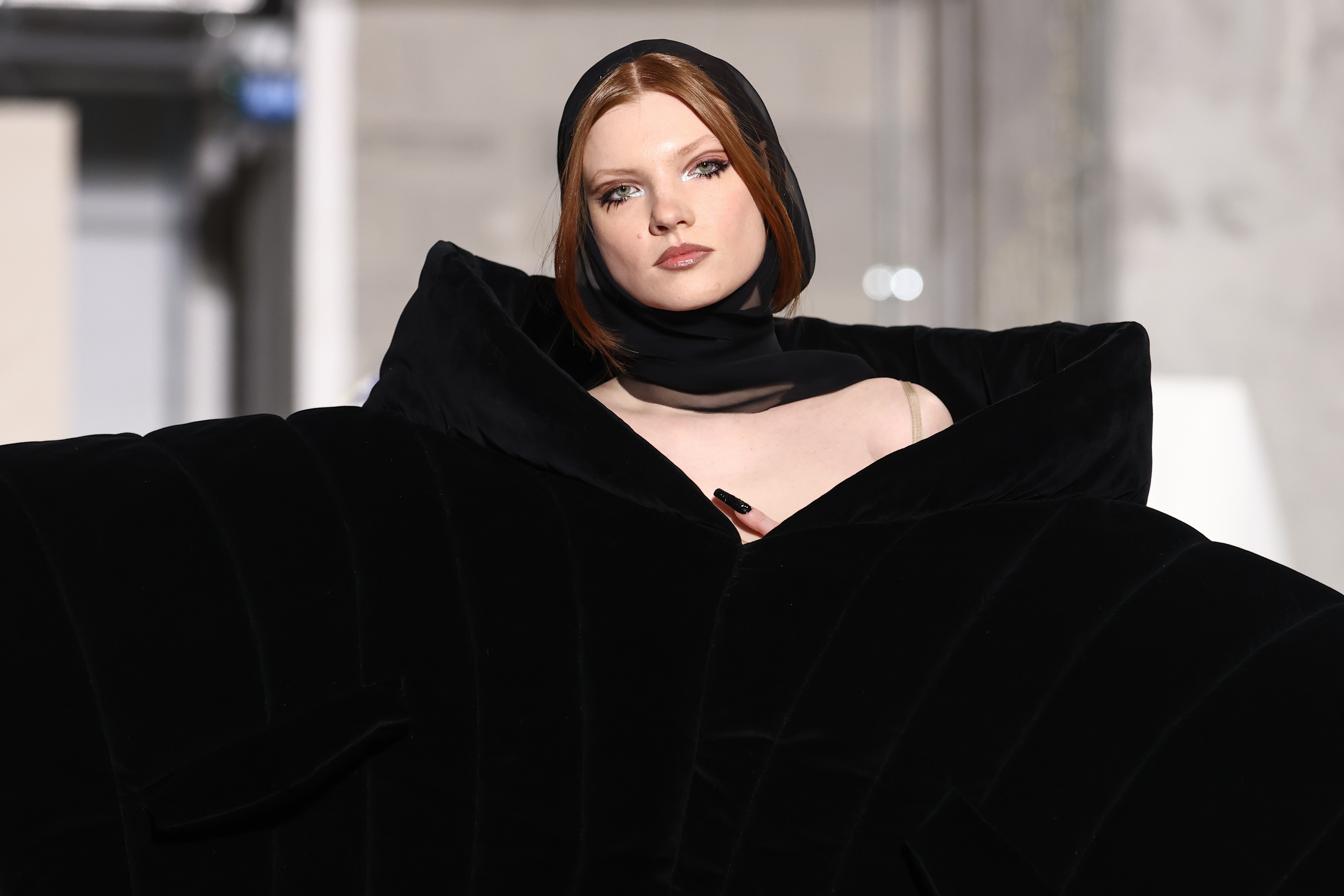 巴黎时装周2020年秋冬水中走秀,伦敦时装周2023春夏时装秀