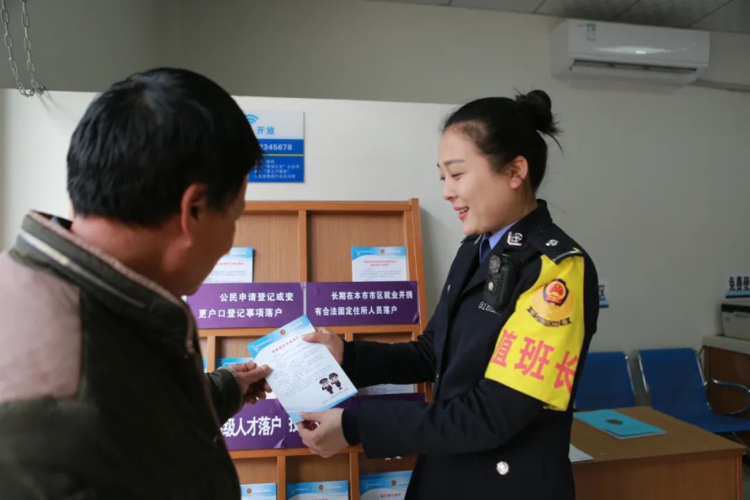 三八妇女节致敬疫情巾帼英雄,三八妇女节致敬女警