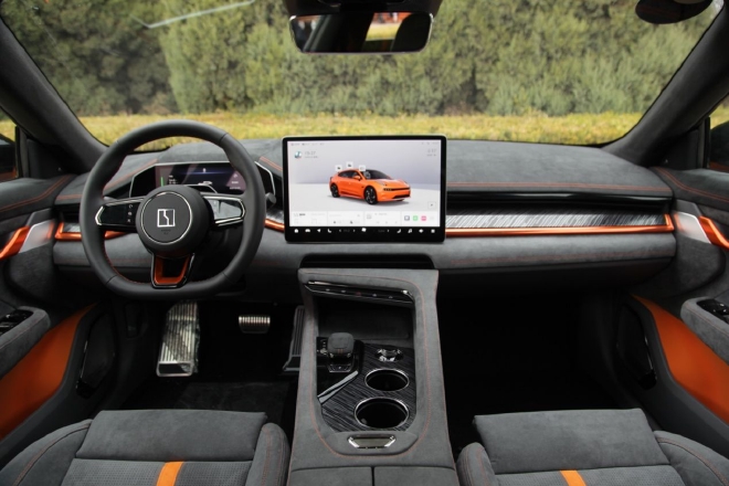 兼顾豪华与操控试驾2023款极氪001YOU版