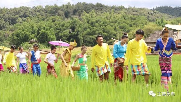久违的一年一度泼水节,久违的泼水节