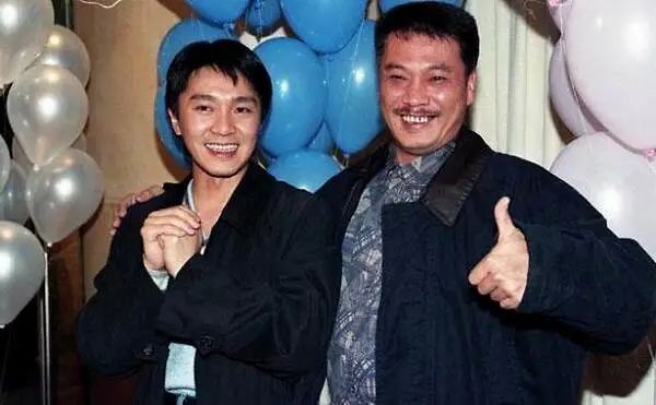 周星驰吴孟达破坏之王下战书笑场,周星驰吴孟达默契配合