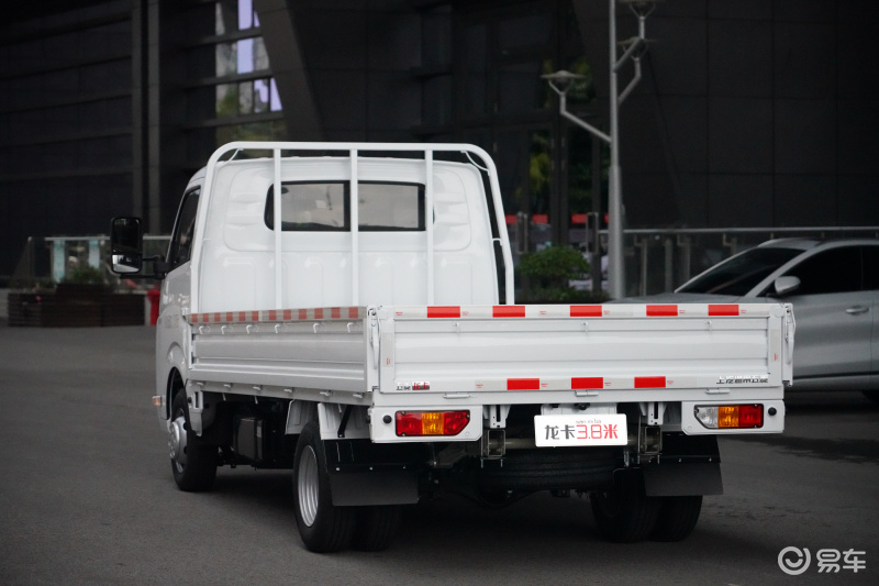 五菱龙卡舒适版,五菱龙卡3.0