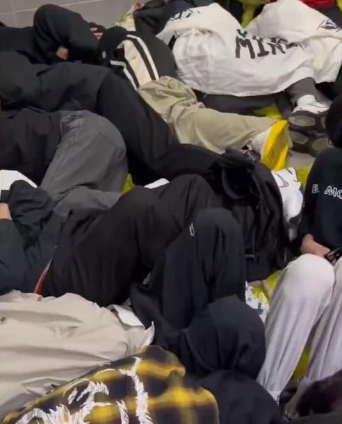 “人人人人你人人人人”上热搜，网友：假期才第2天已经玩累了