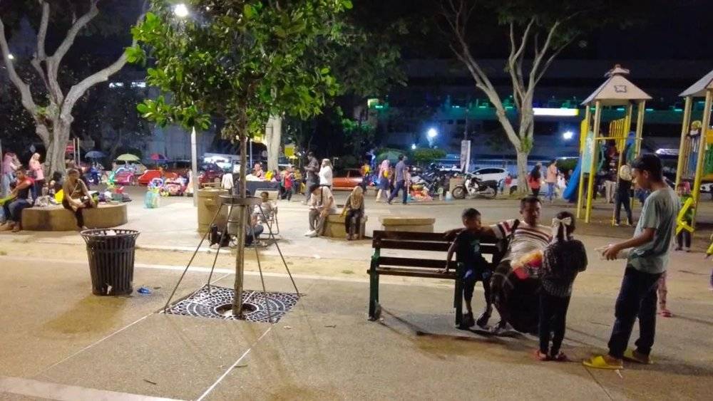 马来西亚大型货船,马来西亚港口货船