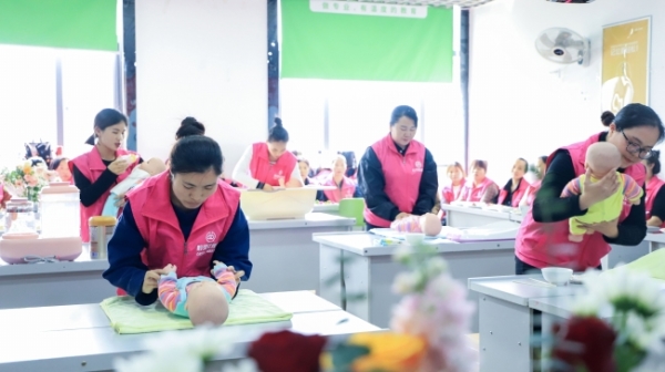 妈妈岗就业新模式,又想上班又带娃这三种工作最适合