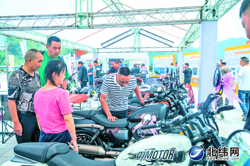 千里川藏线启程在雅安