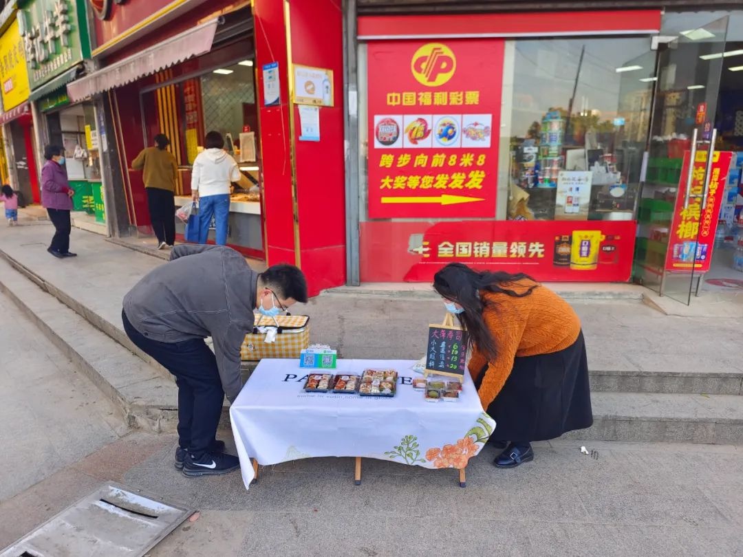 武汉宝妈用一块钱租到了82平门面，单月营业额达到1.5万