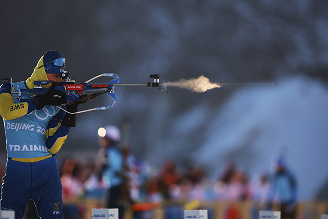 用速度留住速度：全画幅专微EOSR3的快字诀