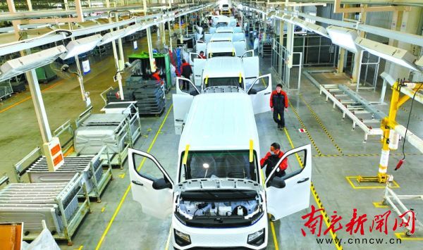 领跑高端新能源汽车,领跑新能源汽车市场