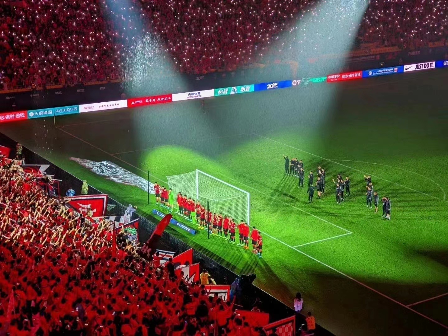 刻在四川人骨子里的是什么,足球之夜成都蓉城金牌球市