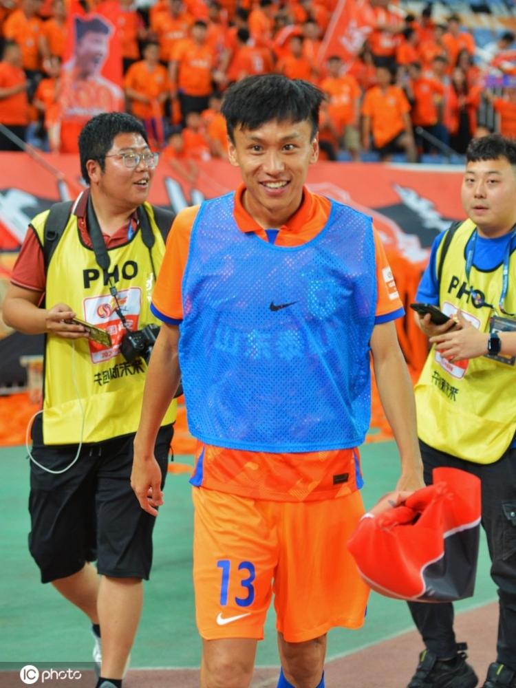 济南奥体中心上座率最高纪录,济南奥体中心球迷最高上座率