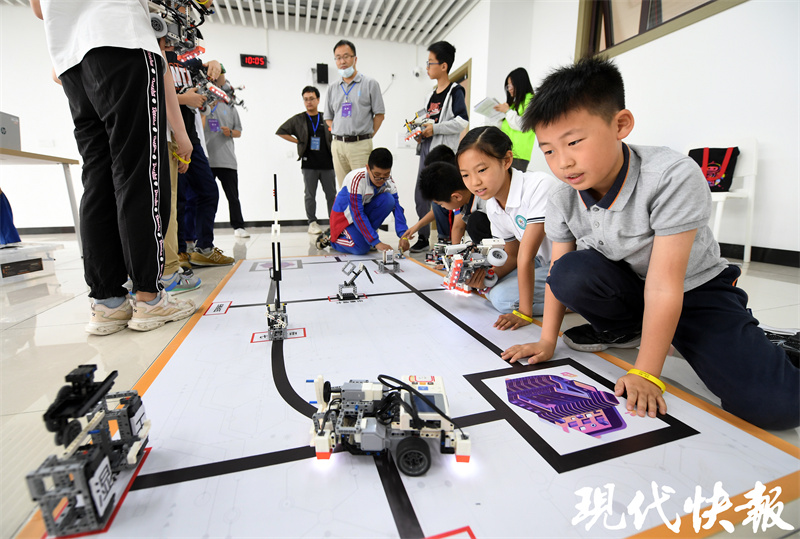 全国中小学机器人智能竞赛第一名,南京市中小学青少年机器人选拔赛