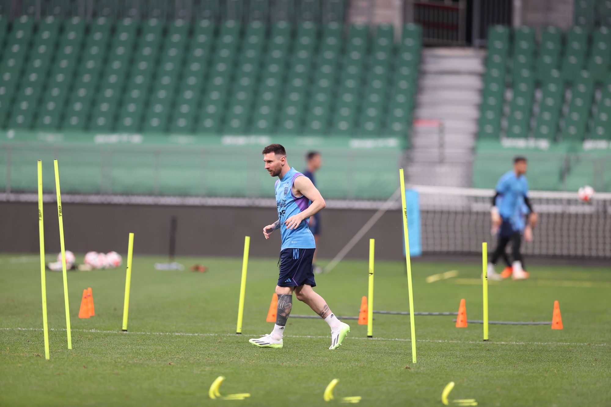 梅西北京比赛现场直播视频,直击北京新工体看梅西首秀