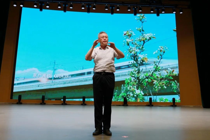 指挥家于海的指挥视频,著名指挥家于海