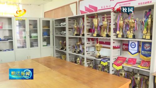 营造校园足球氛围,文明新风进校园