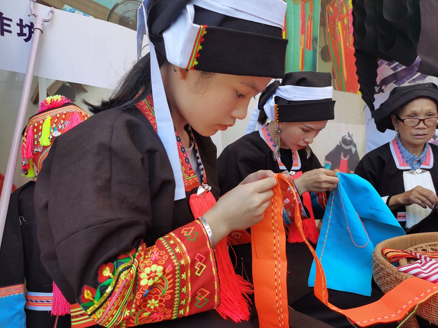 广西纺织服装产业集群有哪些,广西壮族服饰发展趋势