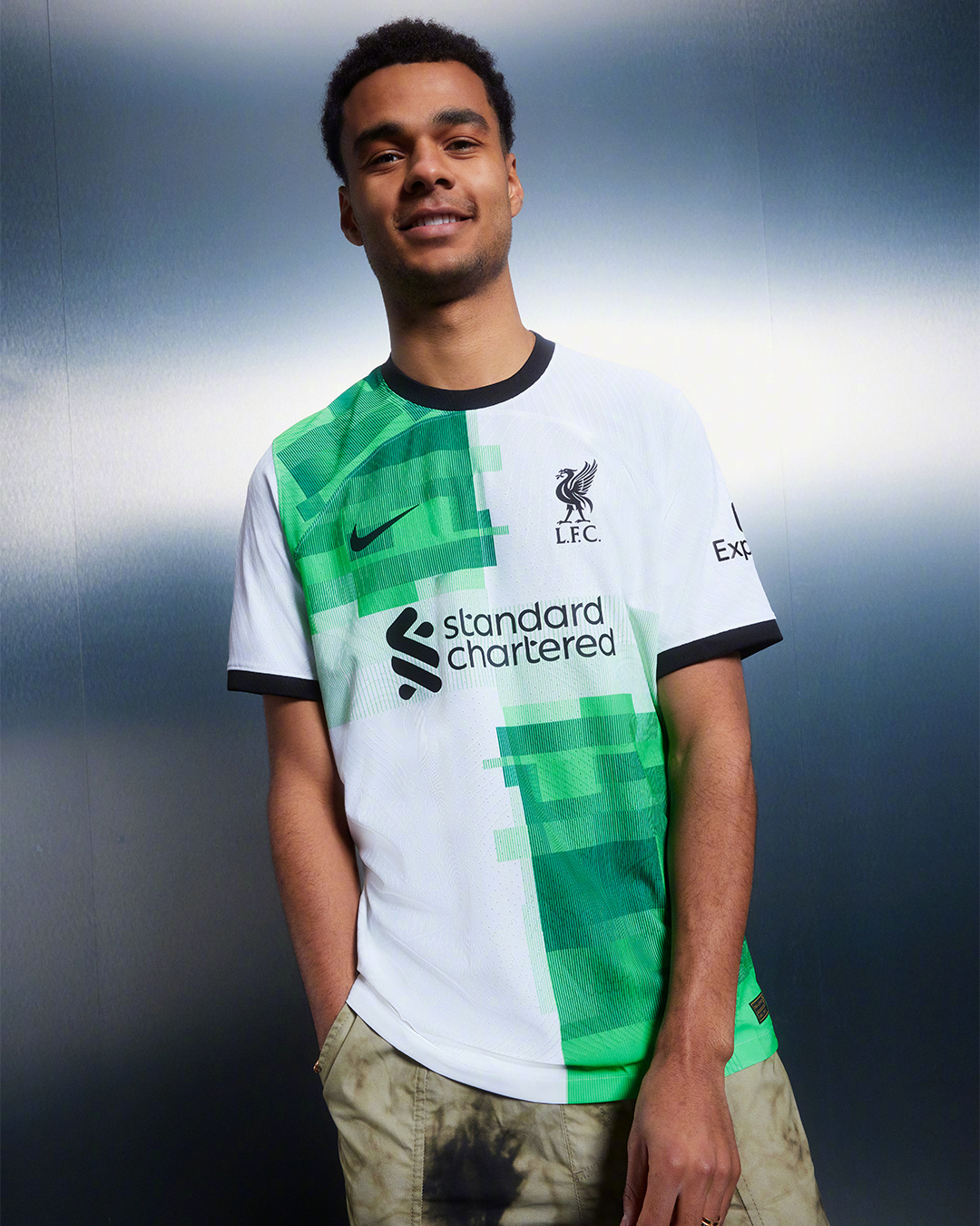 利物浦30周年纪念版球衣,利物浦23-24赛季主场球衣