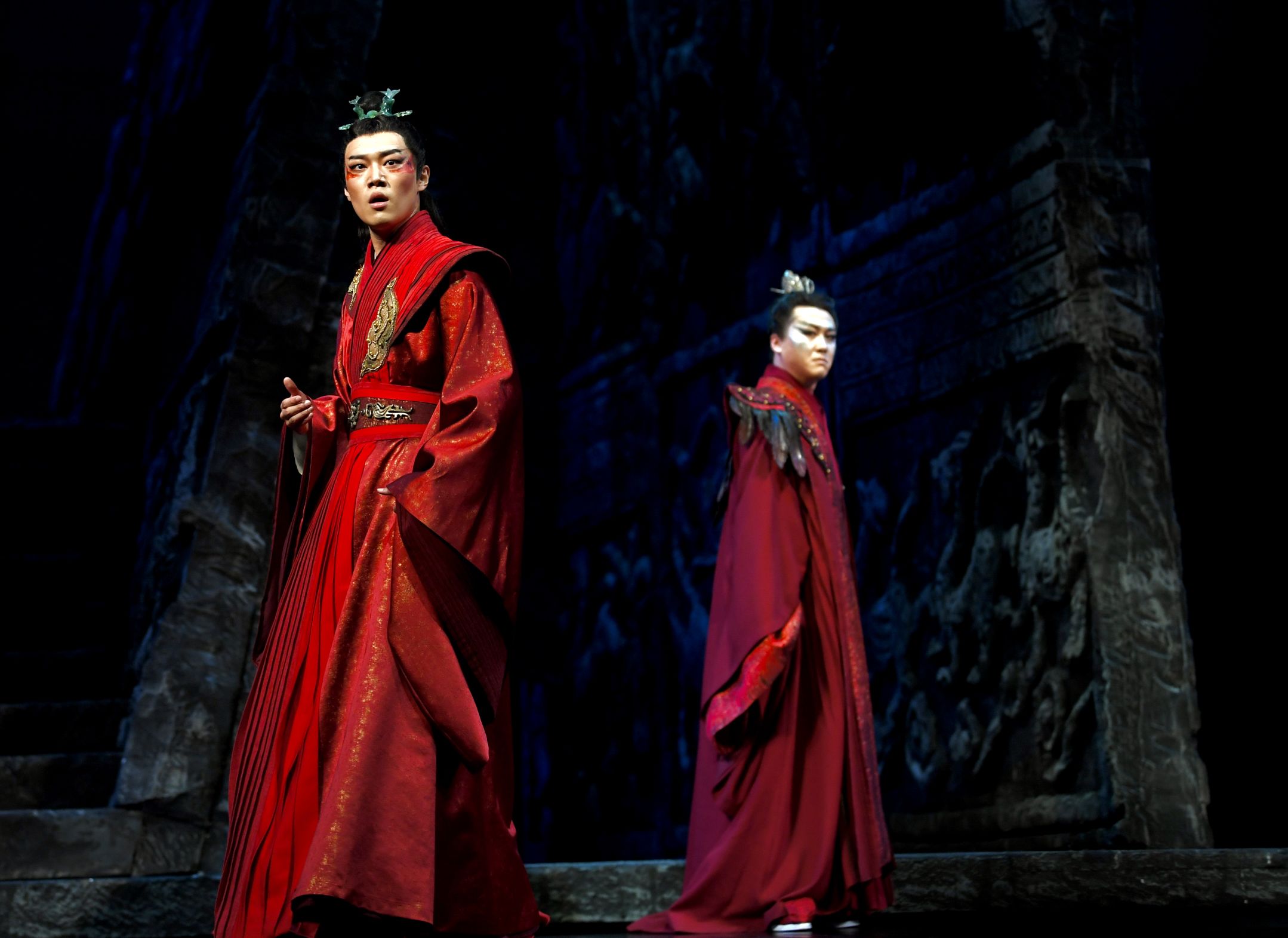 新排版《天之骄子》:青年演员接棒,稚嫩不失亮点