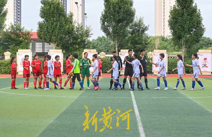 最美主场,小学女足足球比赛