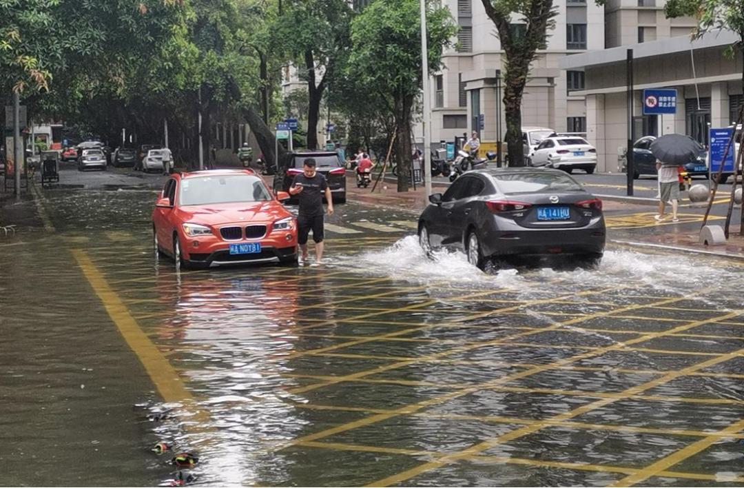 台风过后泡水车怎么办,台风来袭车被泡如何理赔